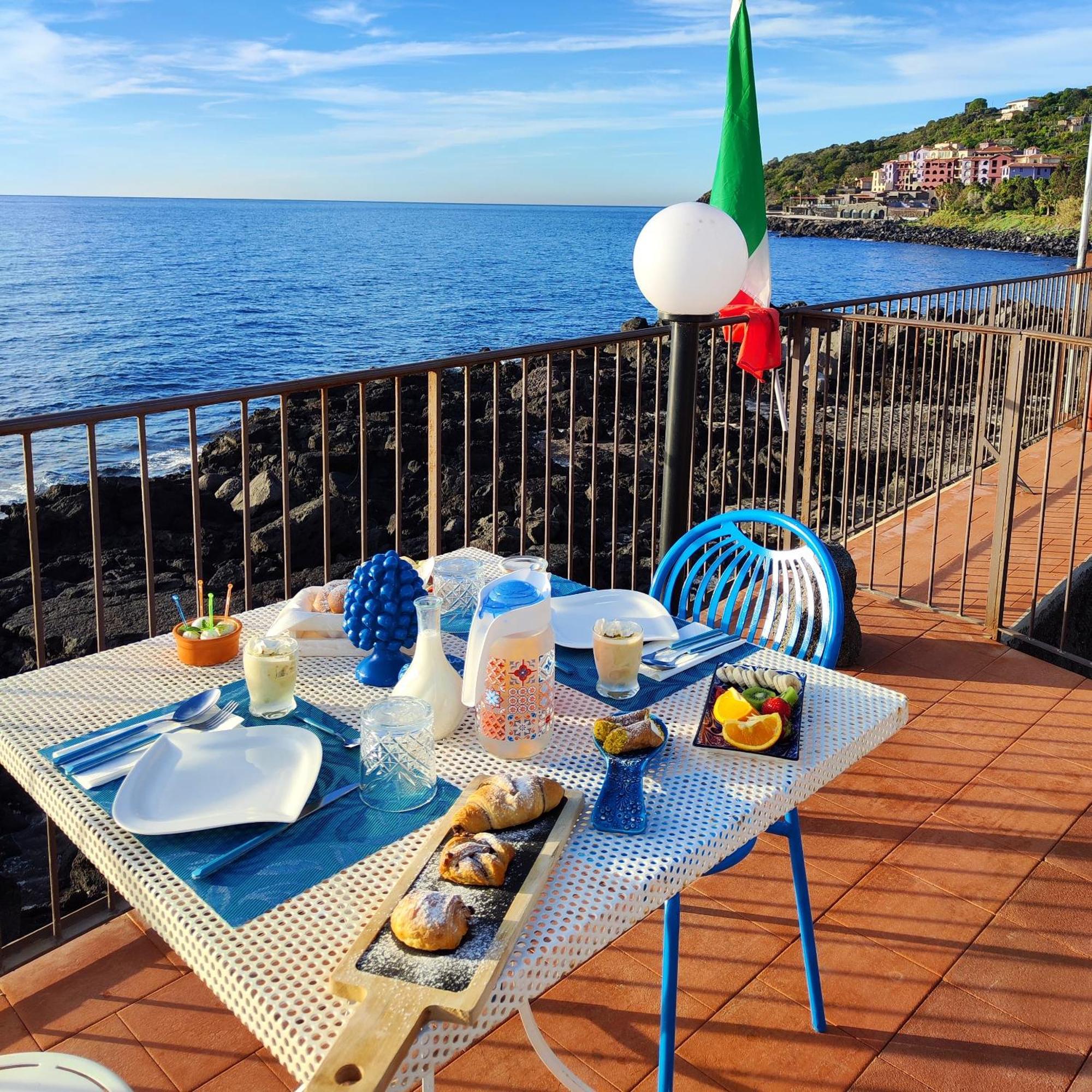 Bed and Breakfast Made In Sicily Santa Tecla à Acireale Extérieur photo